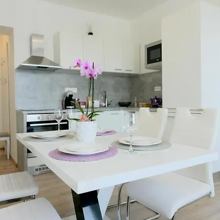 Apartman U Louckeho Klastera 2 Plus Kk Znojmo Exterior photo