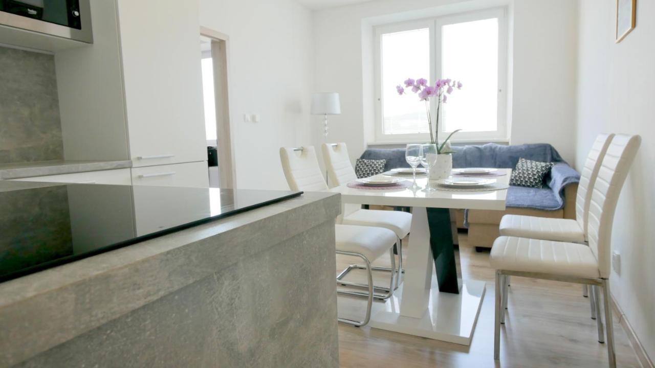 U Louckeho Klastera 2 Kk Apartment *